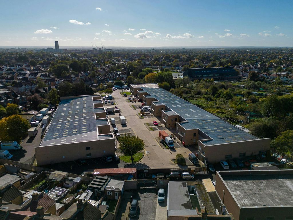 Property photo 2 of 5 Upgrade Unit 3, Heston Industrial Mall