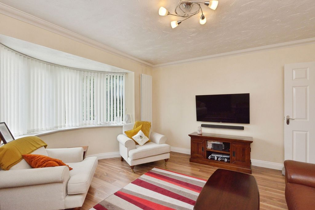Property photo 3 of 19 Pbox-Img.Jpg