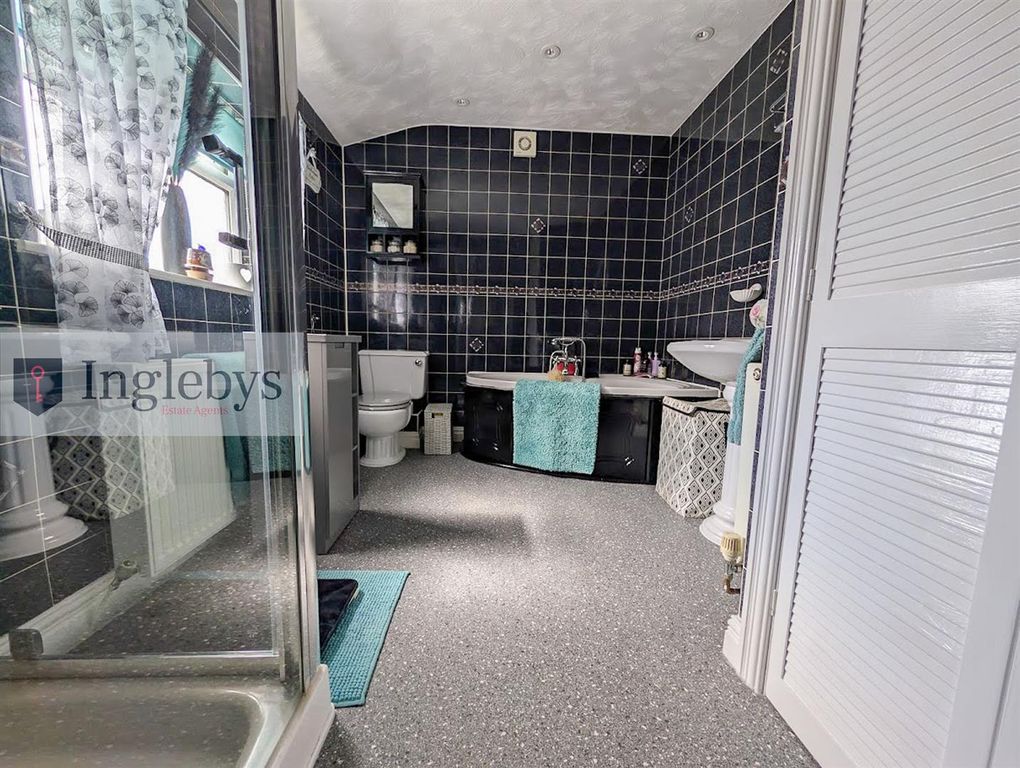 Property photo 3 of 41