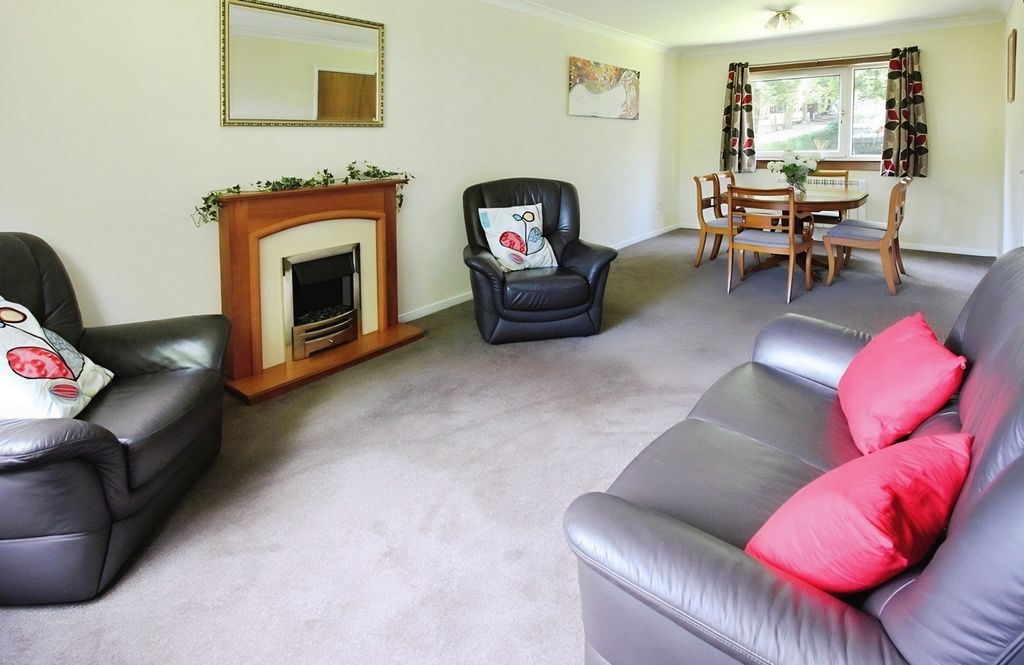 Property photo 2 of 7 Lounge