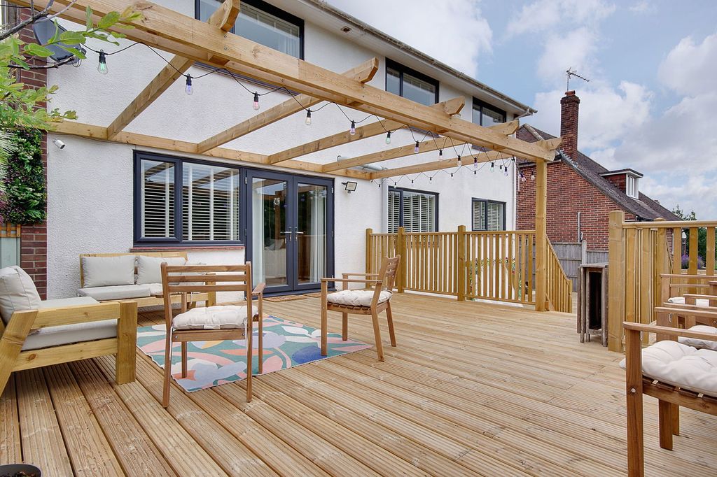 Property photo 2 of 64