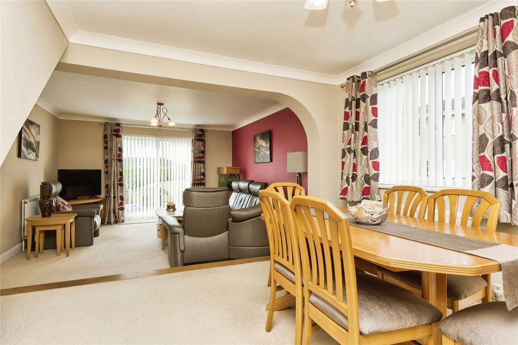 Property photo 3 of 15 Picture No. 05