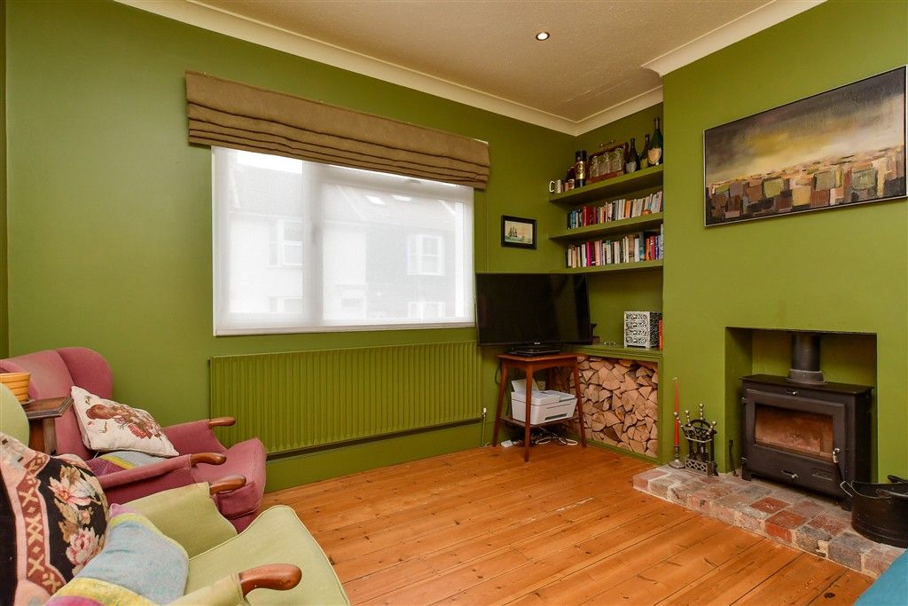 Property photo 2 of 17 Lounge