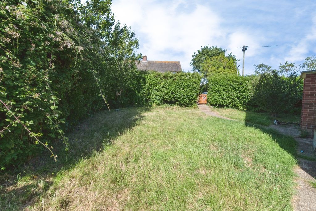 Property photo 2 of 20