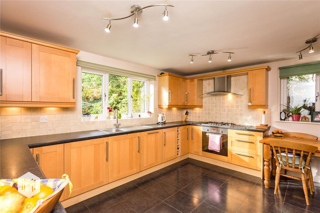 Property photo 2 of 24 Picture No. 33