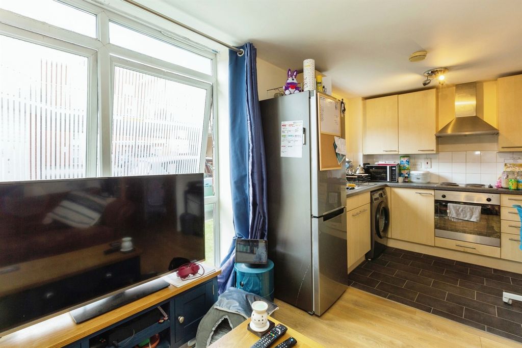 Property photo 2 of 10