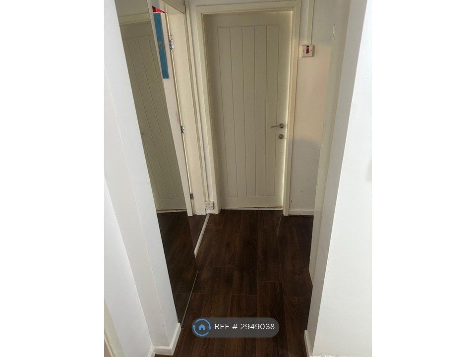 Property photo 2 of 16 Hallway Area