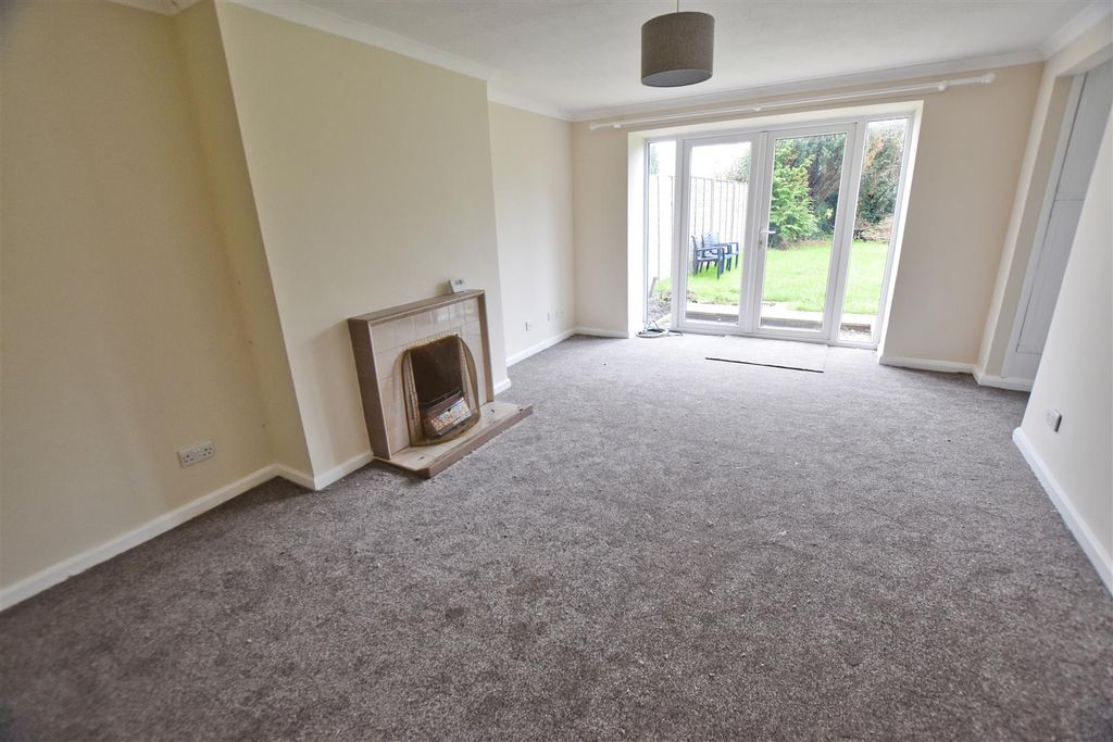 Property photo 2 of 26