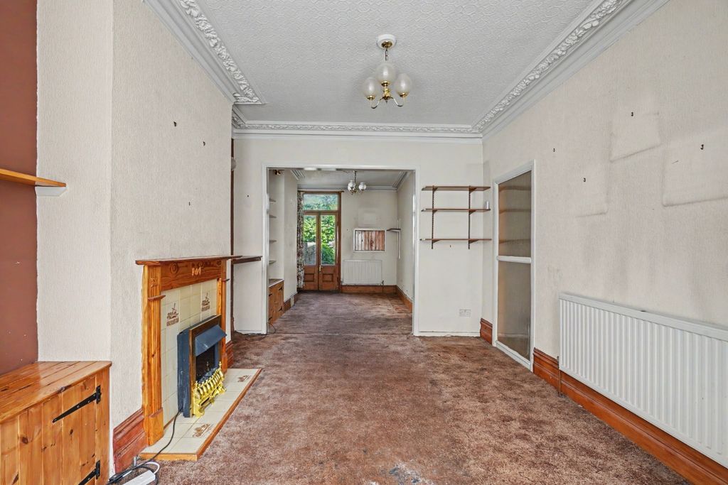 Property photo 2 of 18 5057196