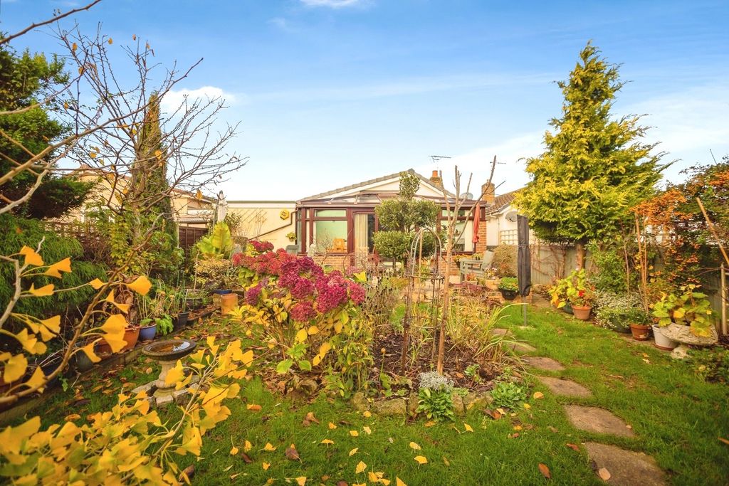 Property photo 3 of 17 Photo