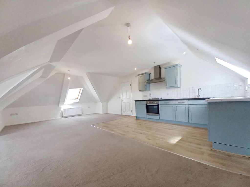 Property photo 1 of 16 Kitchen/Lounge