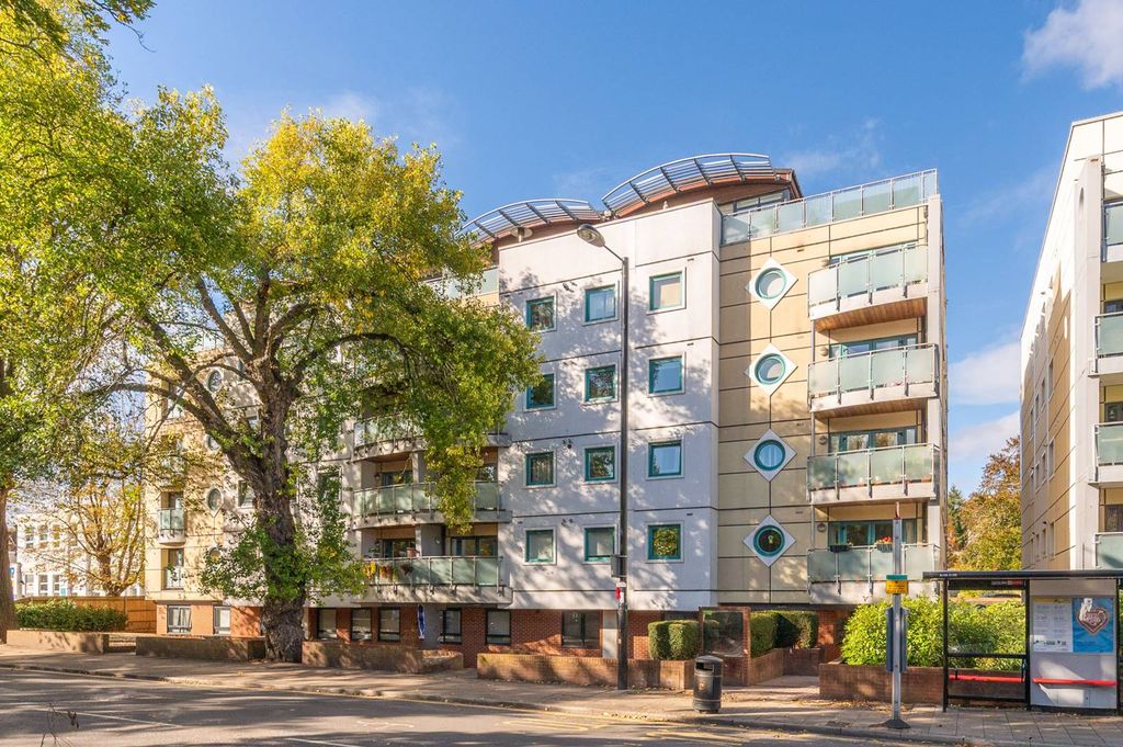 Property photo 1 of 8