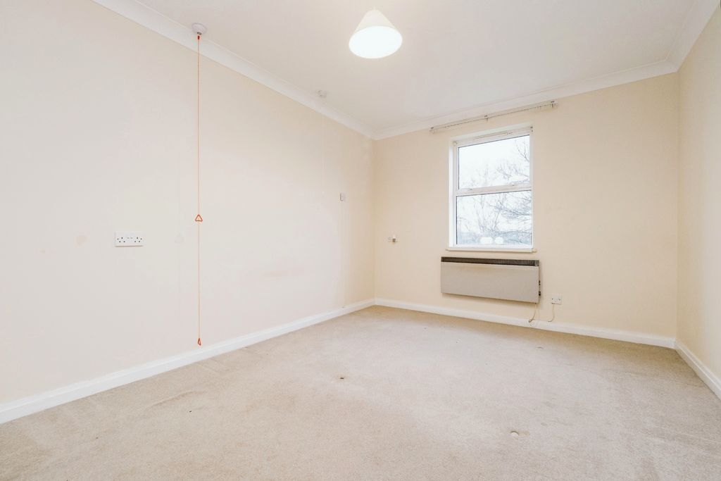 Property photo 2 of 13 Bedroom