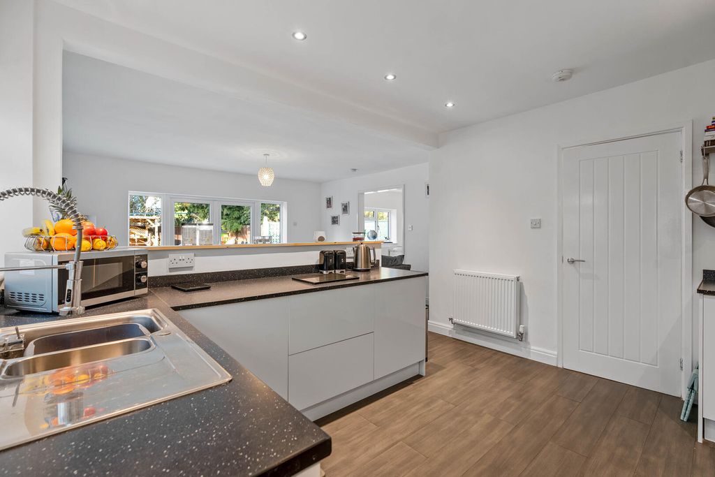 Property photo 3 of 38 Kitchen