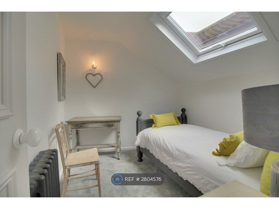 Property photo 3 of 11 2nd Bedroom With Single Bed