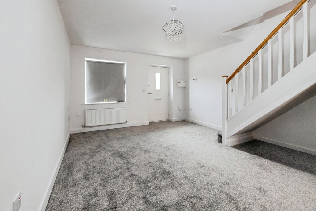 Property photo 2 of 8 Living Room