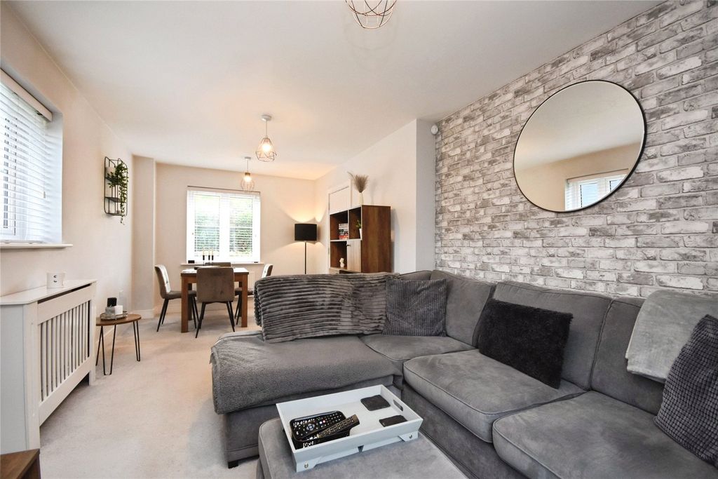 Property photo 2 of 18 Picture No. 13