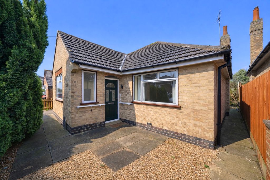 Property photo 1 of 20 Front