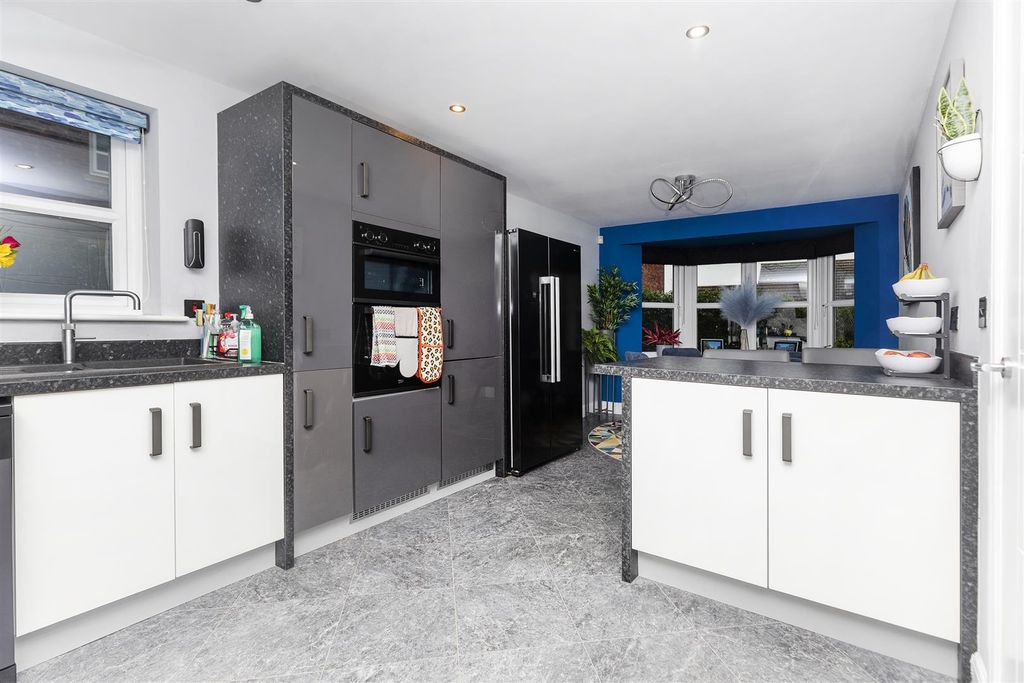 Property photo 2 of 38