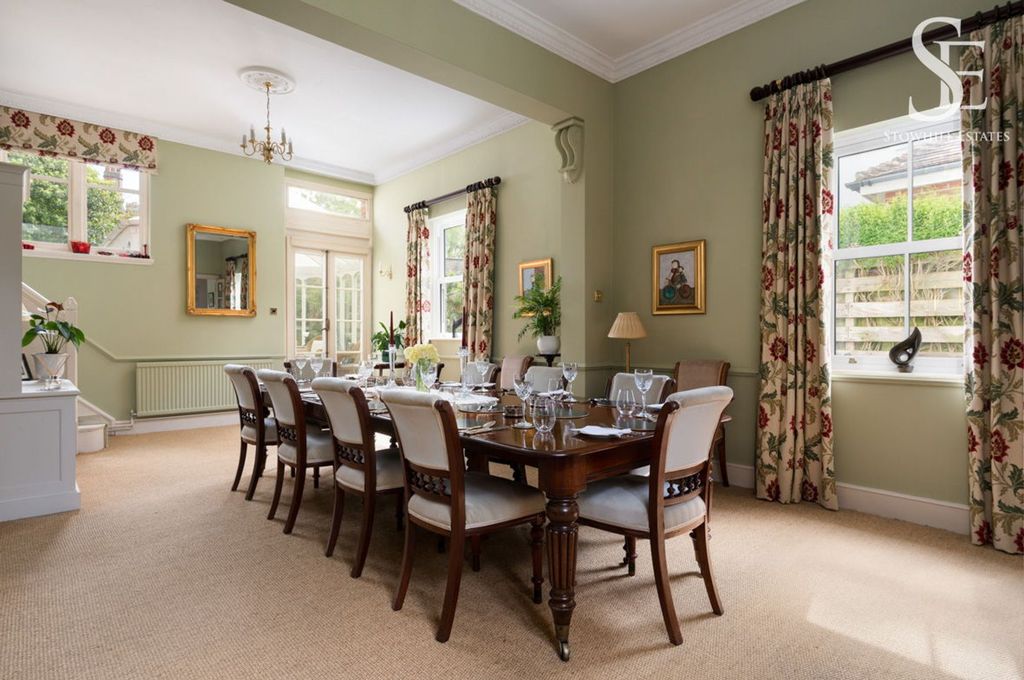 Property photo 3 of 23 Dining Room