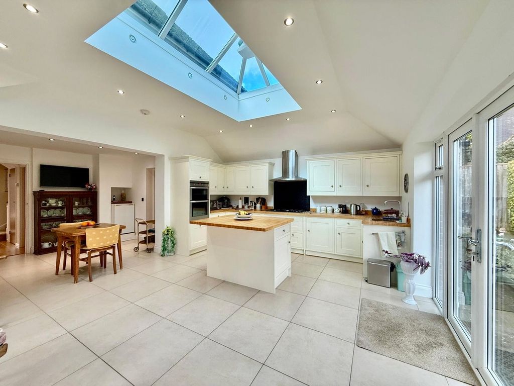 Property photo 2 of 23 Picture No. 09