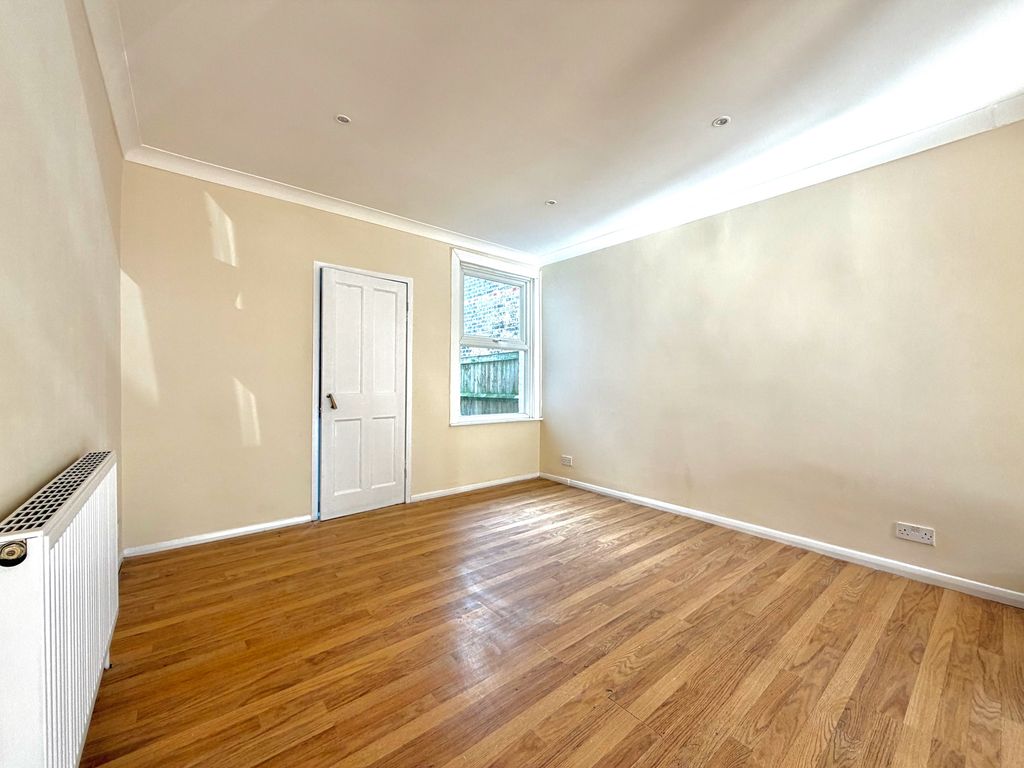 Property photo 3 of 15 Dining Room