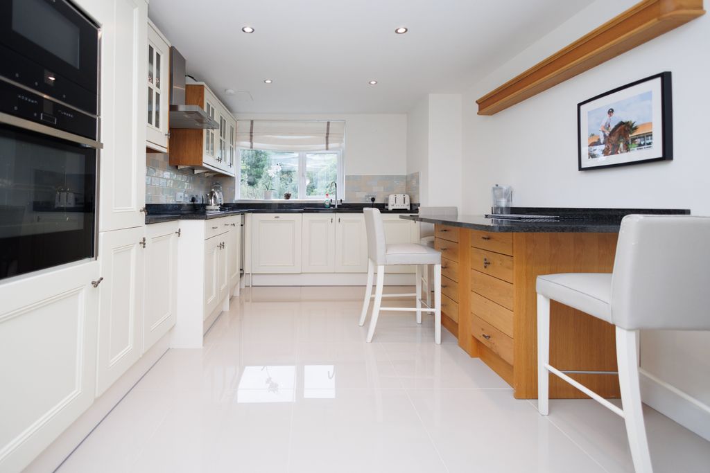Property photo 2 of 13 Kitchen
