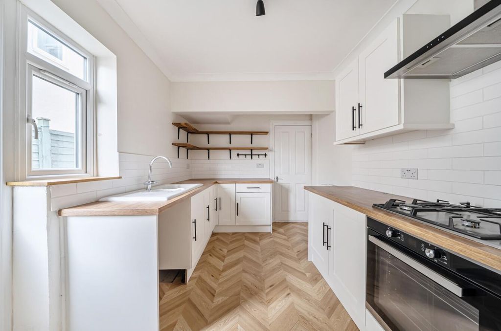 Property photo 2 of 13 6356572A 12.Jpg