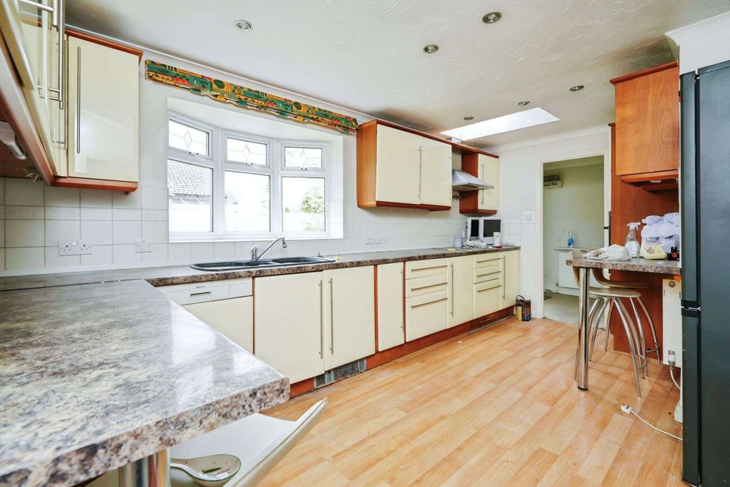 Property photo 2 of 20 10 Helwys Place, Kidlington, Oxfordshire, Ox5 2Xu