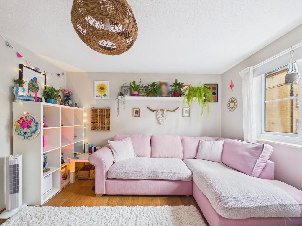 Property photo 3 of 22 Cam01530G0-Pr0398-Still003.Jpg