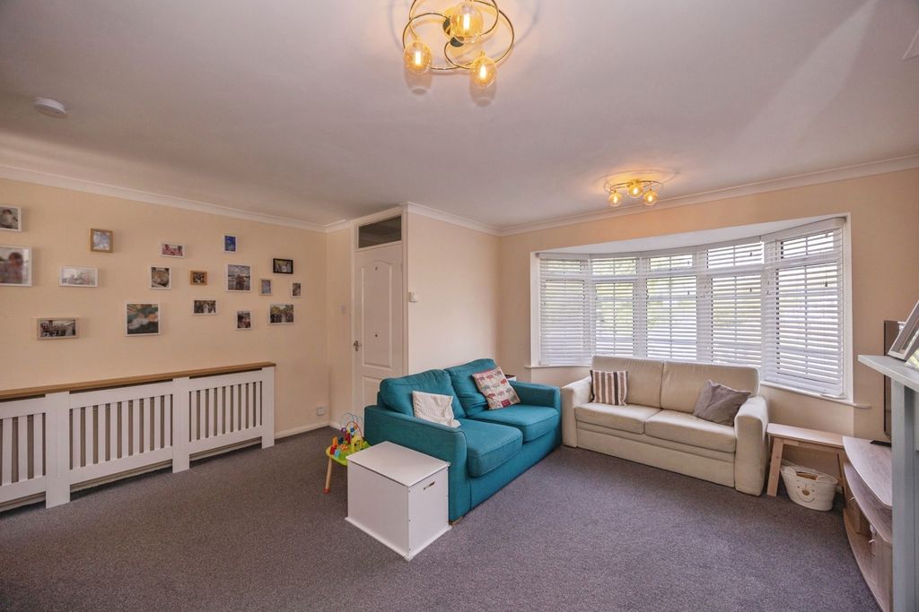 Property photo 3 of 20 Pbox-Img.Jpg