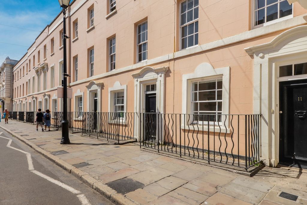 Property photo 2 of 9 Dsc_1292_High