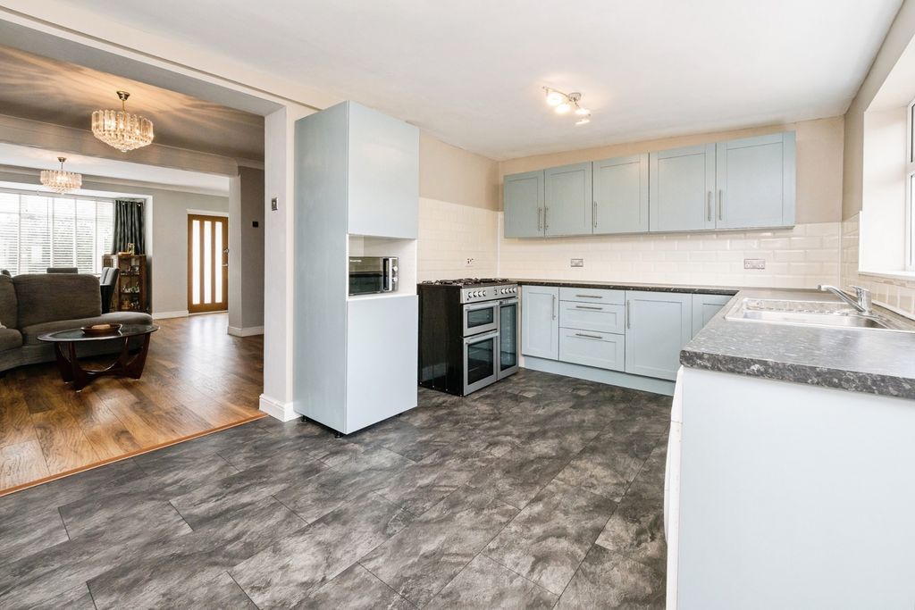 Property photo 3 of 17 Pbox-Img.Jpg