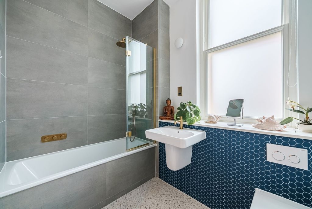 Property photo 3 of 28 4817386