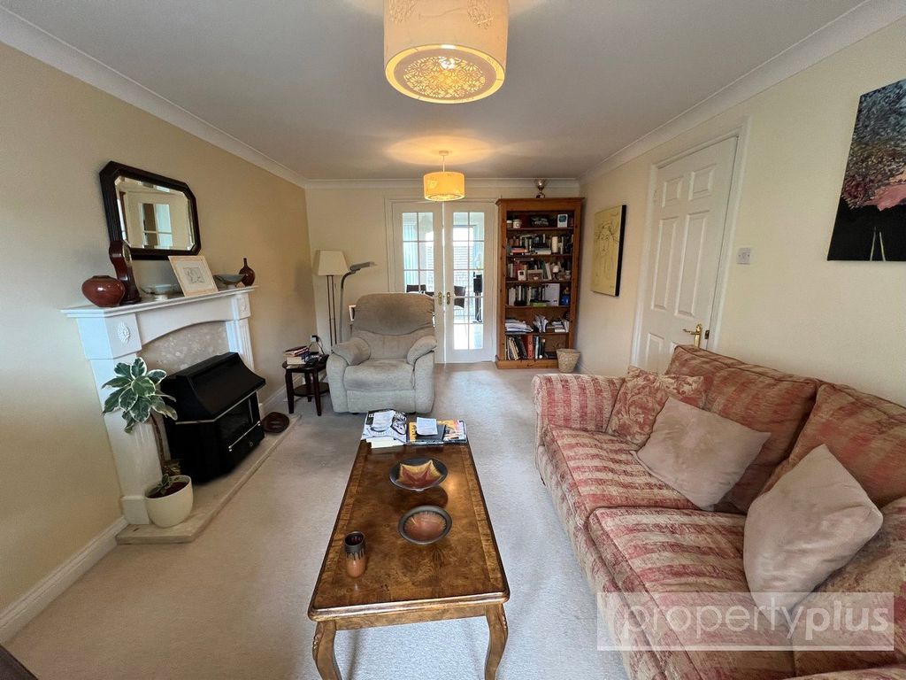 Property photo 2 of 17 Picture No. 15