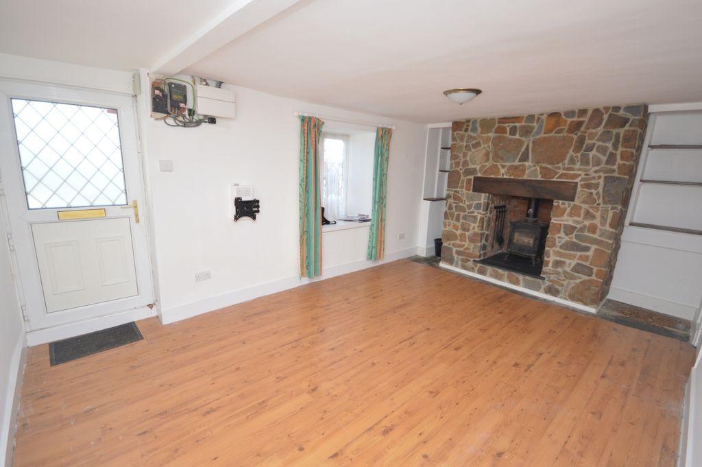 Property photo 2 of 21 Lounge