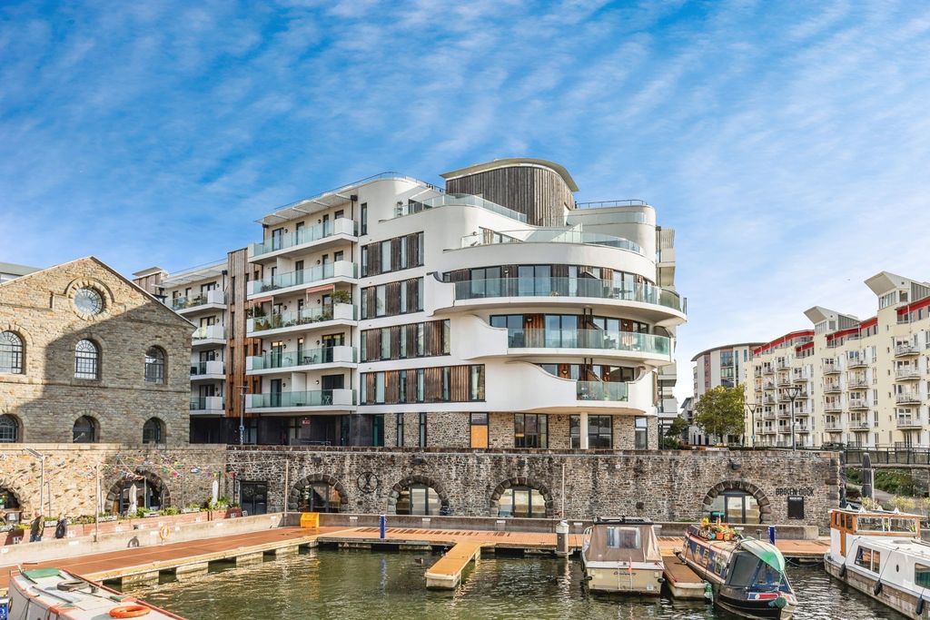 Property photo 1 of 16 Photo