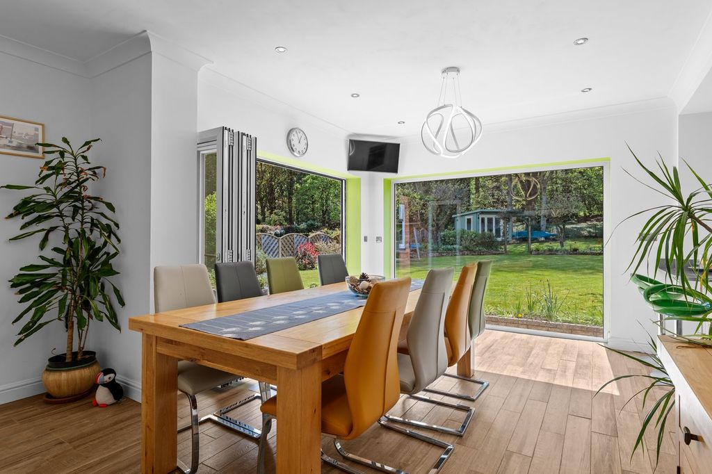 Property photo 3 of 48