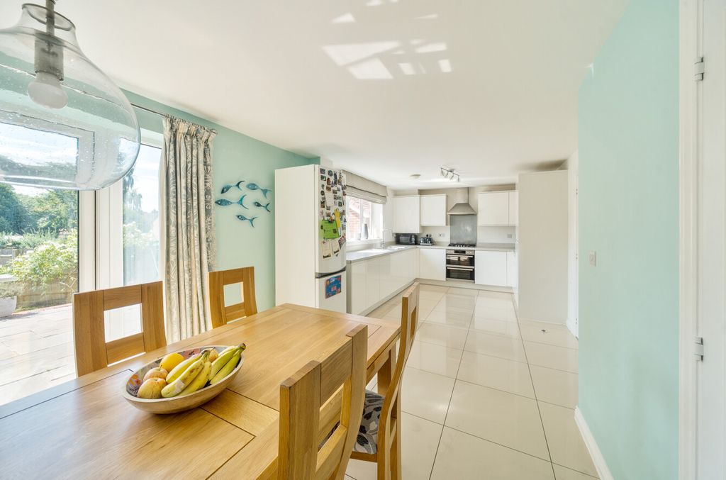 Property photo 2 of 19 1325222-29-68876E...