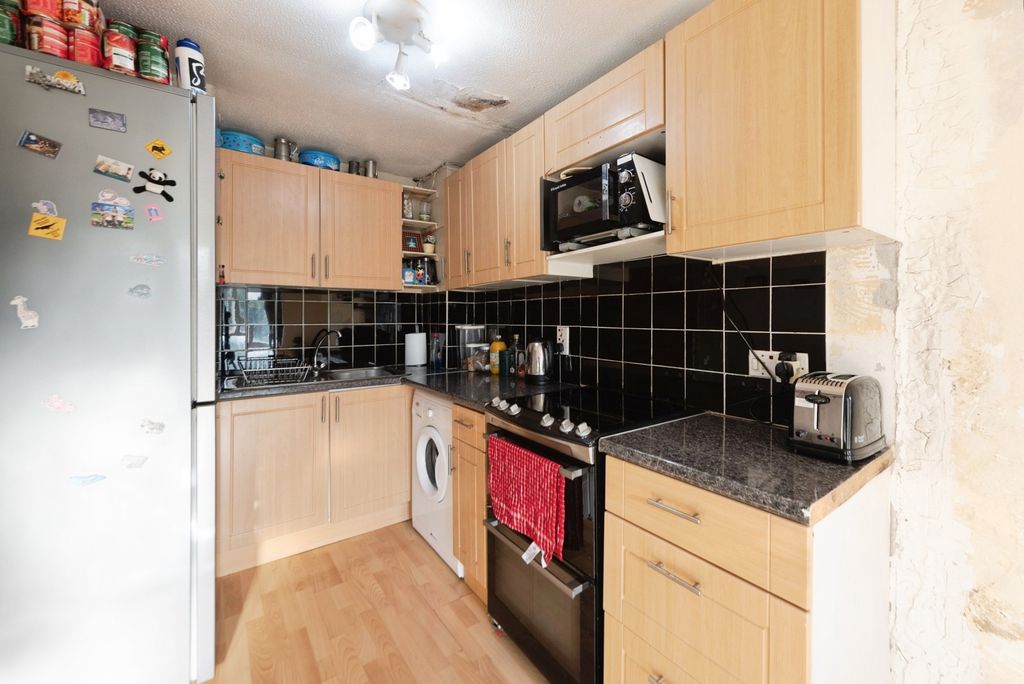 Property photo 3 of 17 Photo