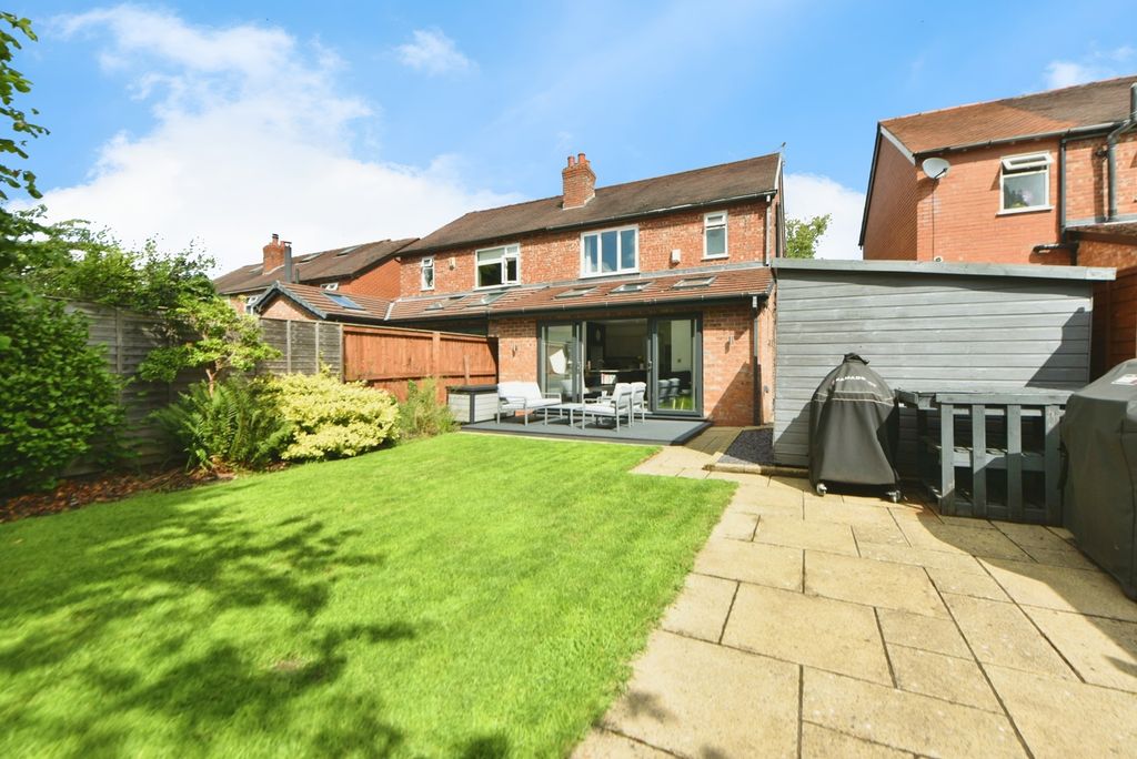 Property photo 2 of 17 Photo