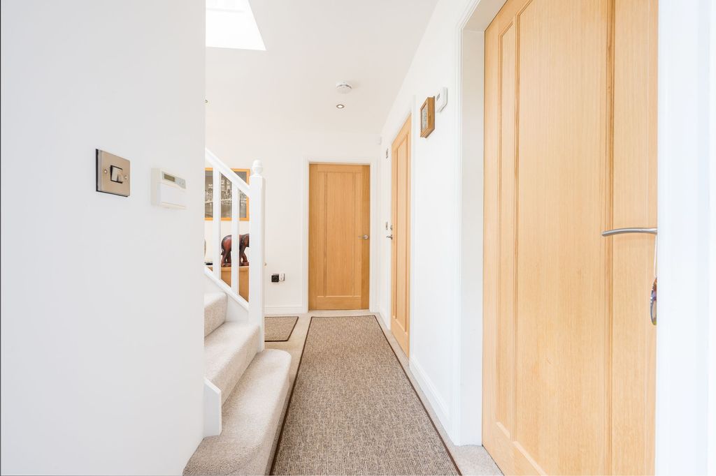Property photo 3 of 40