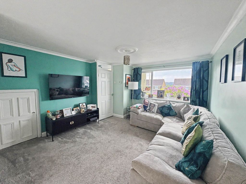 Property photo 3 of 16