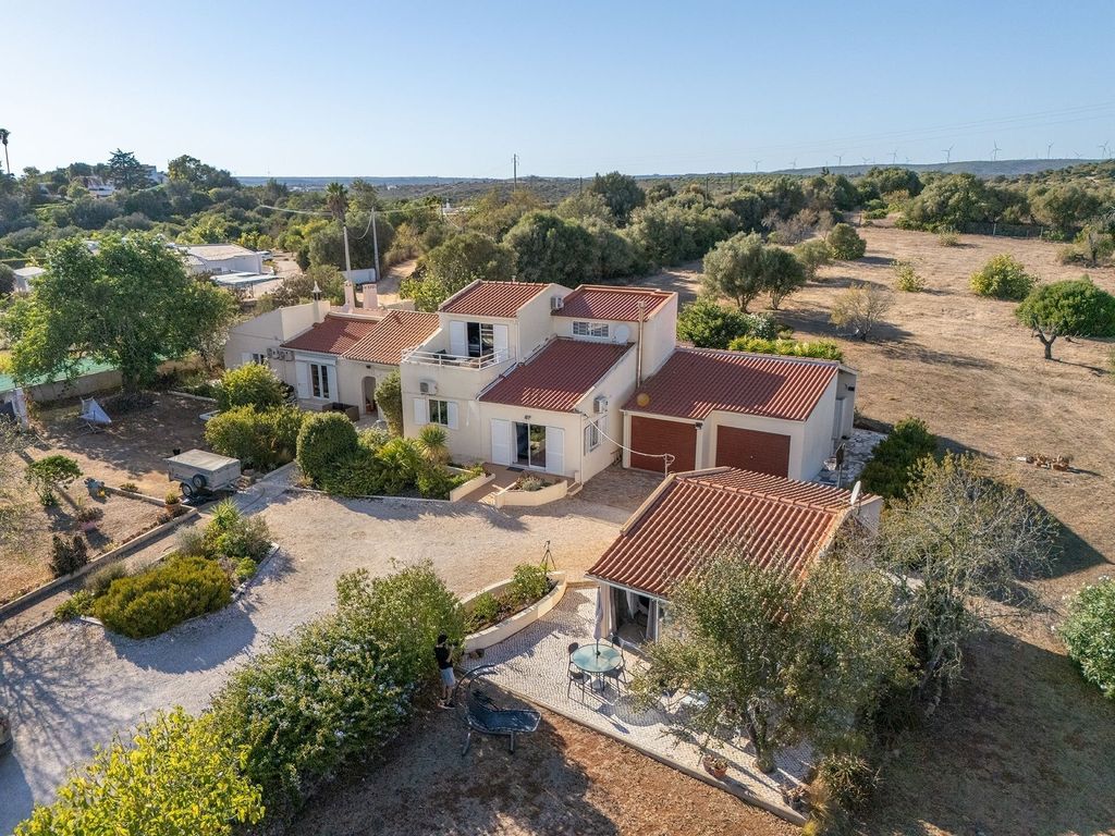 Property photo 1 of 62 Villa With 8 Bedrooms + 1 Bed Annex In Espiche, Luz