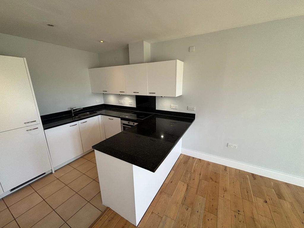 Property photo 3 of 6 Photo 4