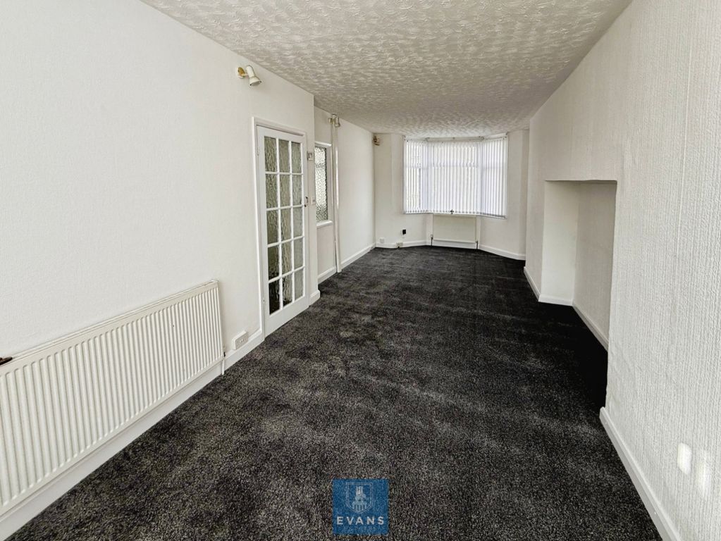 Property photo 2 of 10 Through Lounge Diner