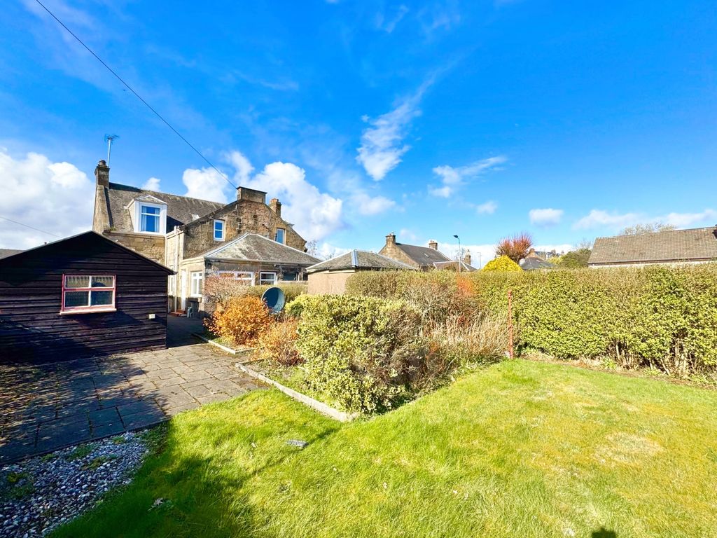 Property photo 2 of 25 Stoneyholm Road, Kilbirnie Rear Garden Pic