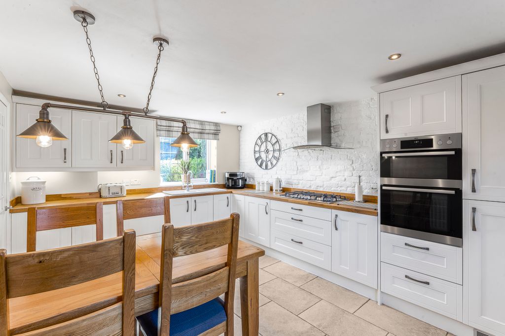 Property photo 3 of 12 Kitchen-Diner 2