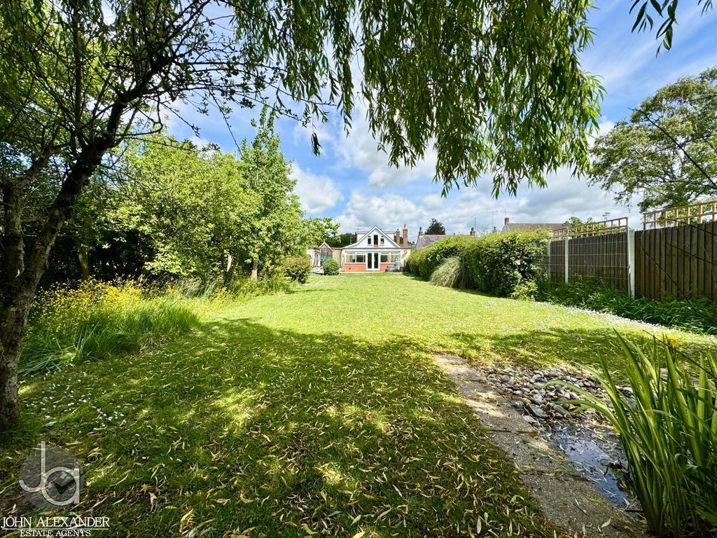 Property photo 2 of 39 B592E1Df-F393-4c8F-Ae6d-01Fc323c229c