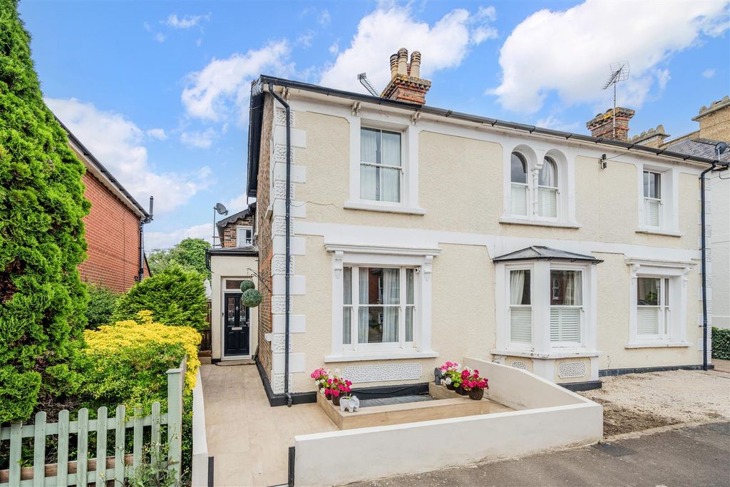 Property photo 1 of 29 Ladbroke Road (9).Jpg